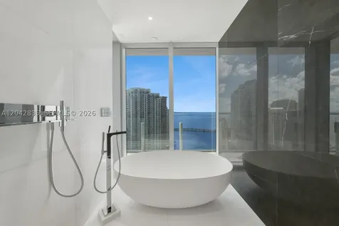 300 Biscayne Boulevard Way Miami FL 33131