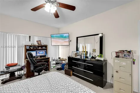 1491 NW 95th Terrace Pembroke Pines FL 33024