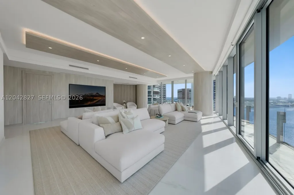 300 Biscayne Boulevard Way Miami FL 33131