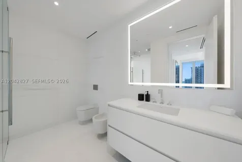 300 Biscayne Boulevard Way Miami FL 33131