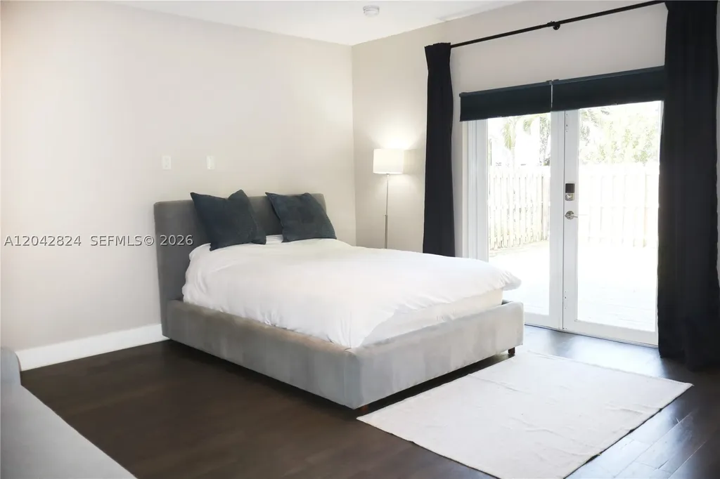513 SW 18th Court Fort Lauderdale FL 33315