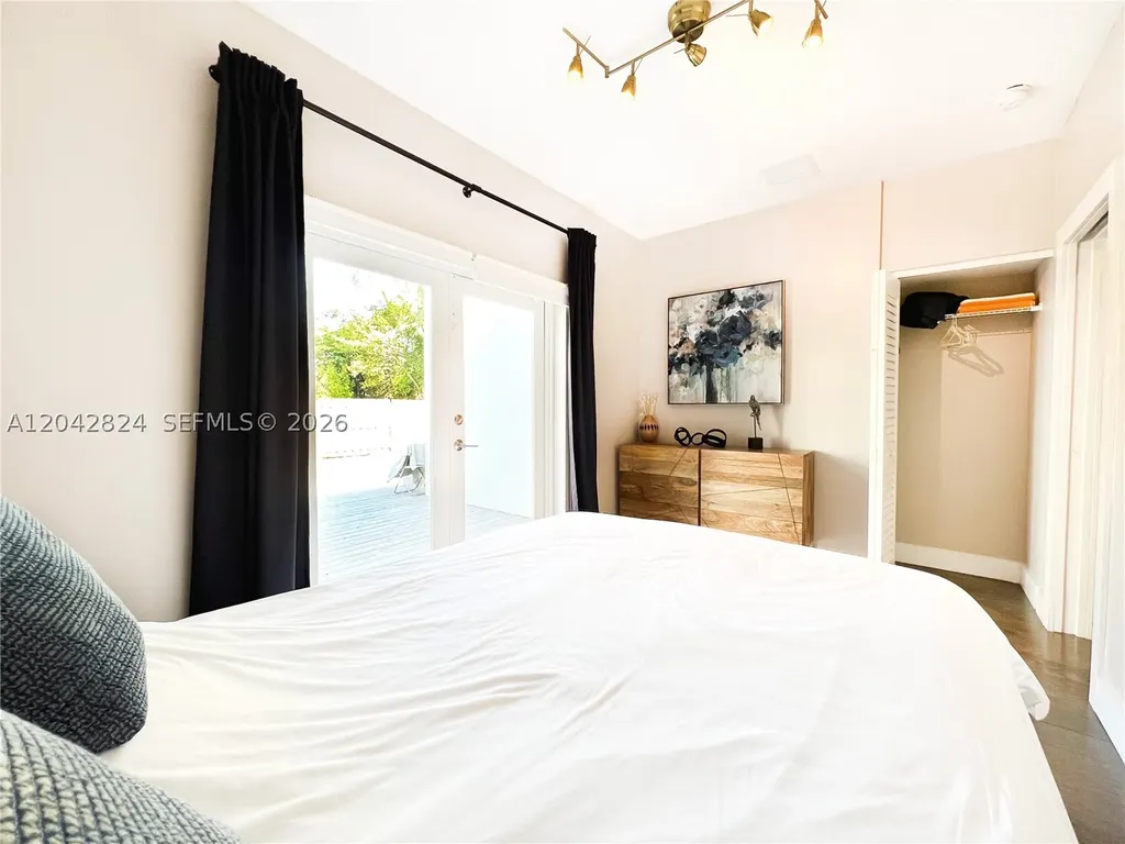 513 SW 18th Court Fort Lauderdale FL 33315