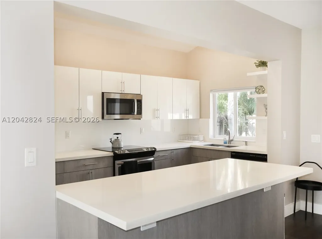 513 SW 18th Court Fort Lauderdale FL 33315