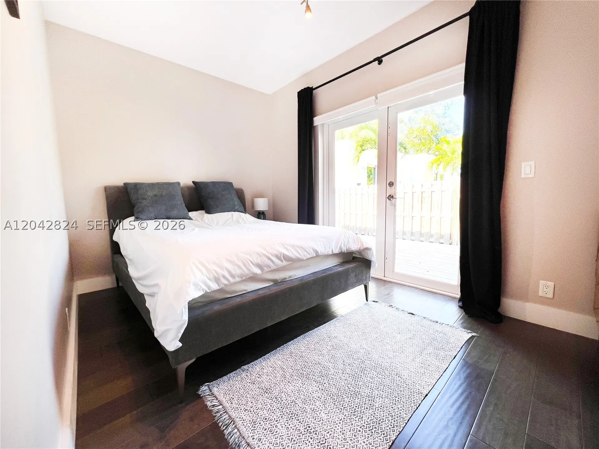 513 SW 18th Court Fort Lauderdale FL 33315