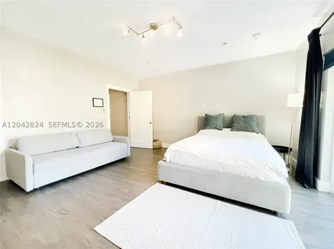 513 SW 18th Court Fort Lauderdale FL 33315