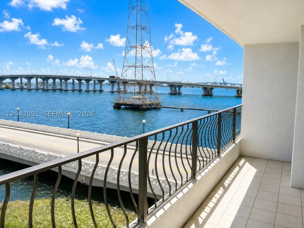 555 NE 15th Street Miami FL 33132