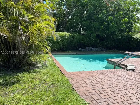 1020 NE 202nd Terrace Miami FL 33179