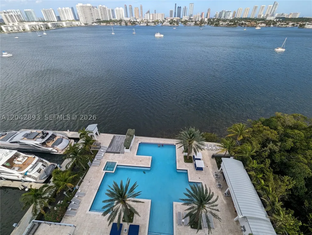 17111 E Biscayne Boulevard North Miami Beach FL 33160
