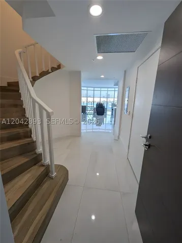 17111 E Biscayne Boulevard North Miami Beach FL 33160