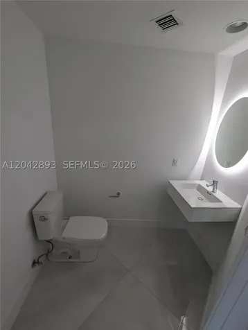 17111 E Biscayne Boulevard North Miami Beach FL 33160