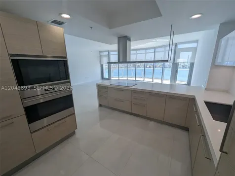 17111 E Biscayne Boulevard North Miami Beach FL 33160