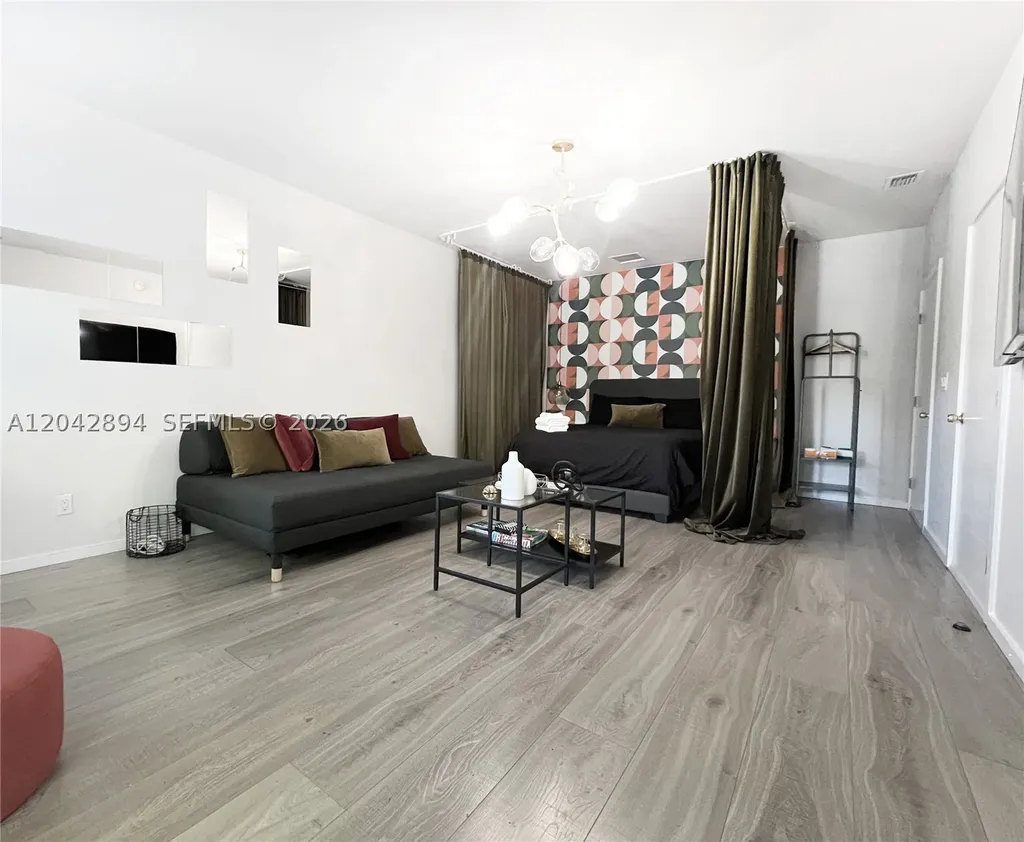 513 SW 18th Court Fort Lauderdale FL 33315