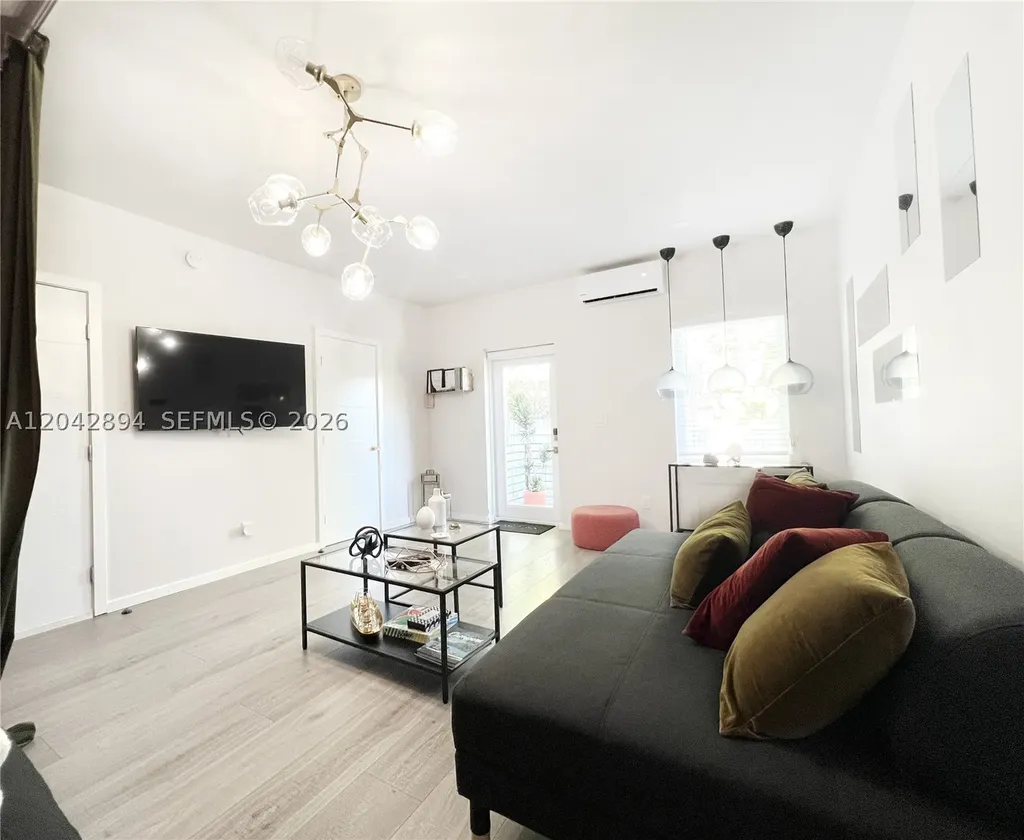 513 SW 18th Court Fort Lauderdale FL 33315