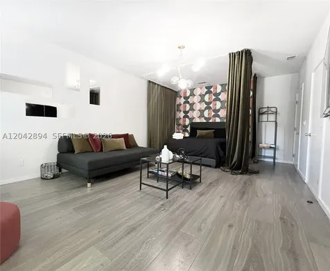 513 SW 18th Court Fort Lauderdale FL 33315