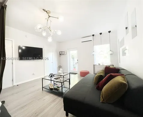 513 SW 18th Court Fort Lauderdale FL 33315