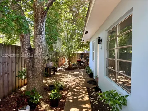 1417 NE 5th Avenue Fort Lauderdale FL 33304