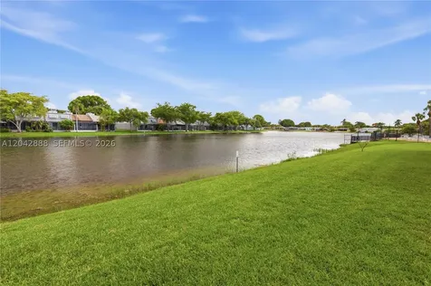 11230 Taft Street Pembroke Pines FL 33026