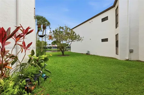 11230 Taft Street Pembroke Pines FL 33026