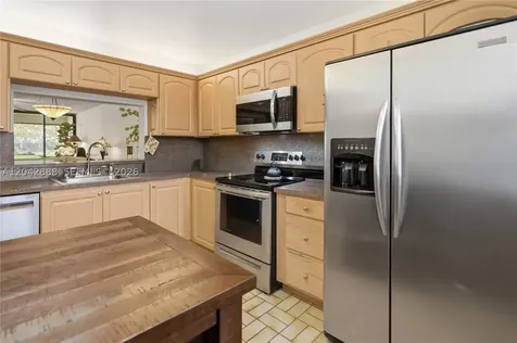 11230 Taft Street Pembroke Pines FL 33026