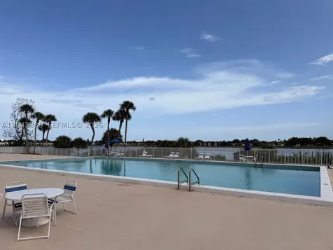 20840 San Simeon Way Miami FL 33179