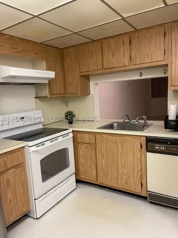 20840 San Simeon Way Miami FL 33179