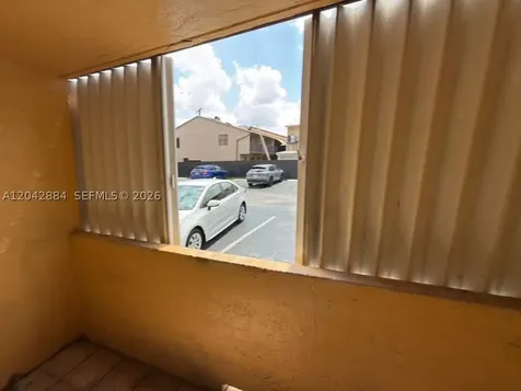 2735 W 52nd Street Hialeah FL 33016