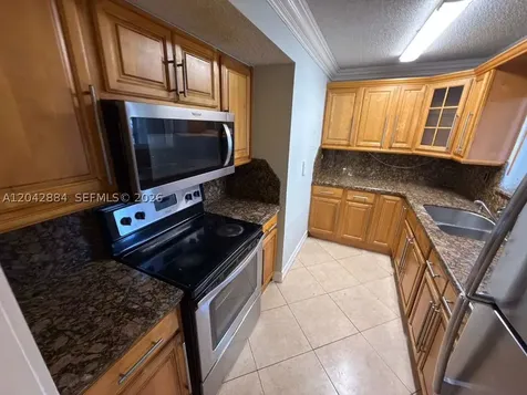 2735 W 52nd Street Hialeah FL 33016