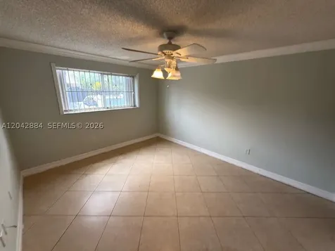 2735 W 52nd Street Hialeah FL 33016