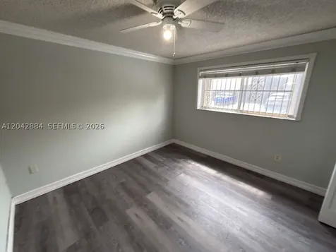 2735 W 52nd Street Hialeah FL 33016