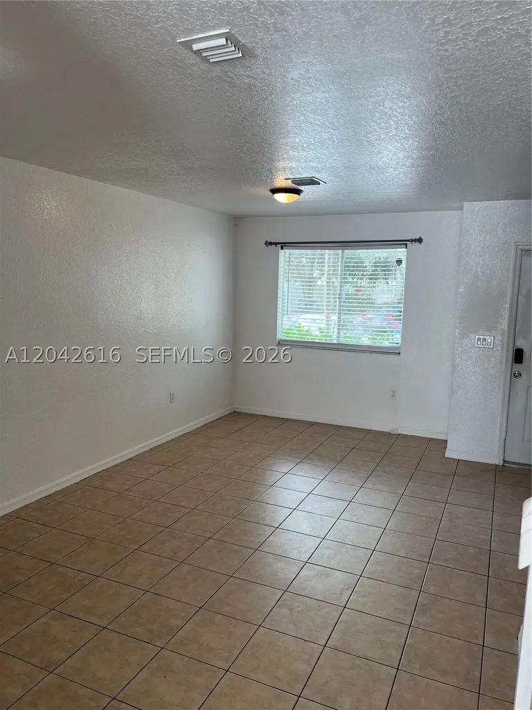 183 Hidden Ct Road Hollywood FL 33023