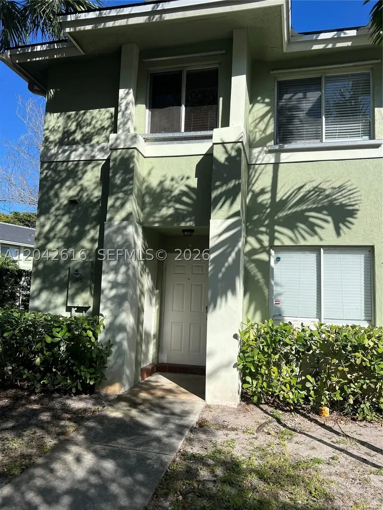 183 Hidden Ct Road Hollywood FL 33023