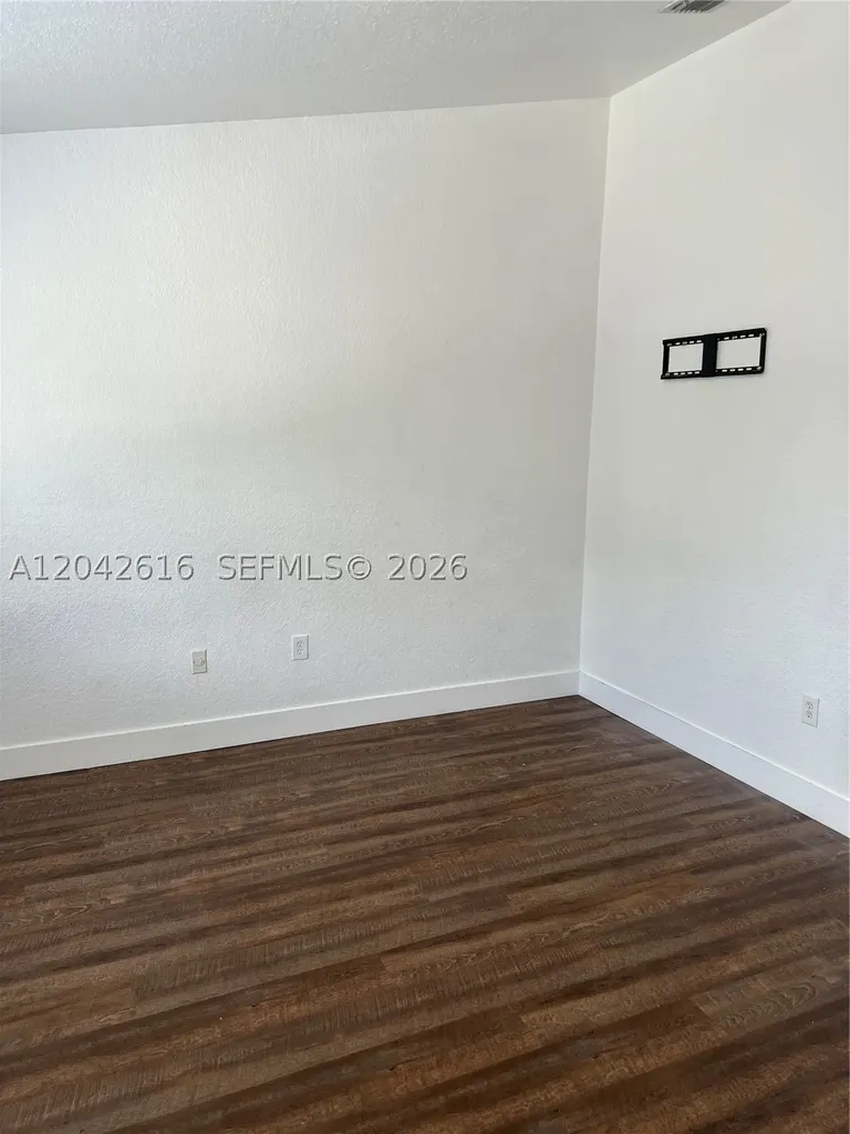183 Hidden Ct Road Hollywood FL 33023