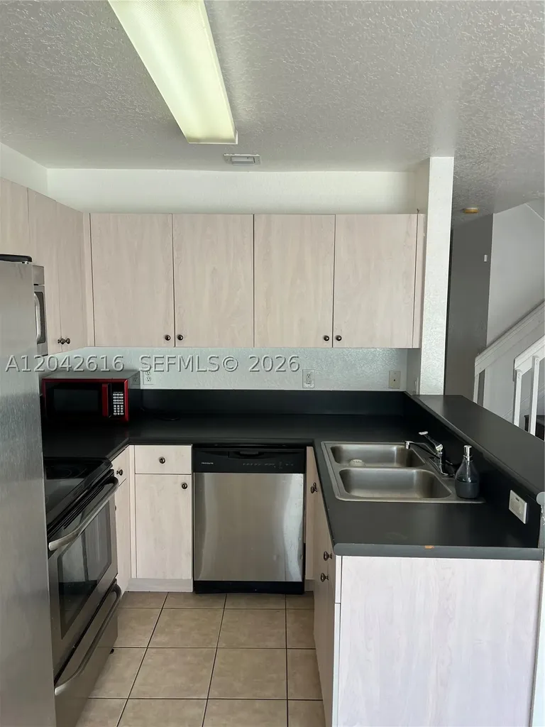 183 Hidden Ct Road Hollywood FL 33023