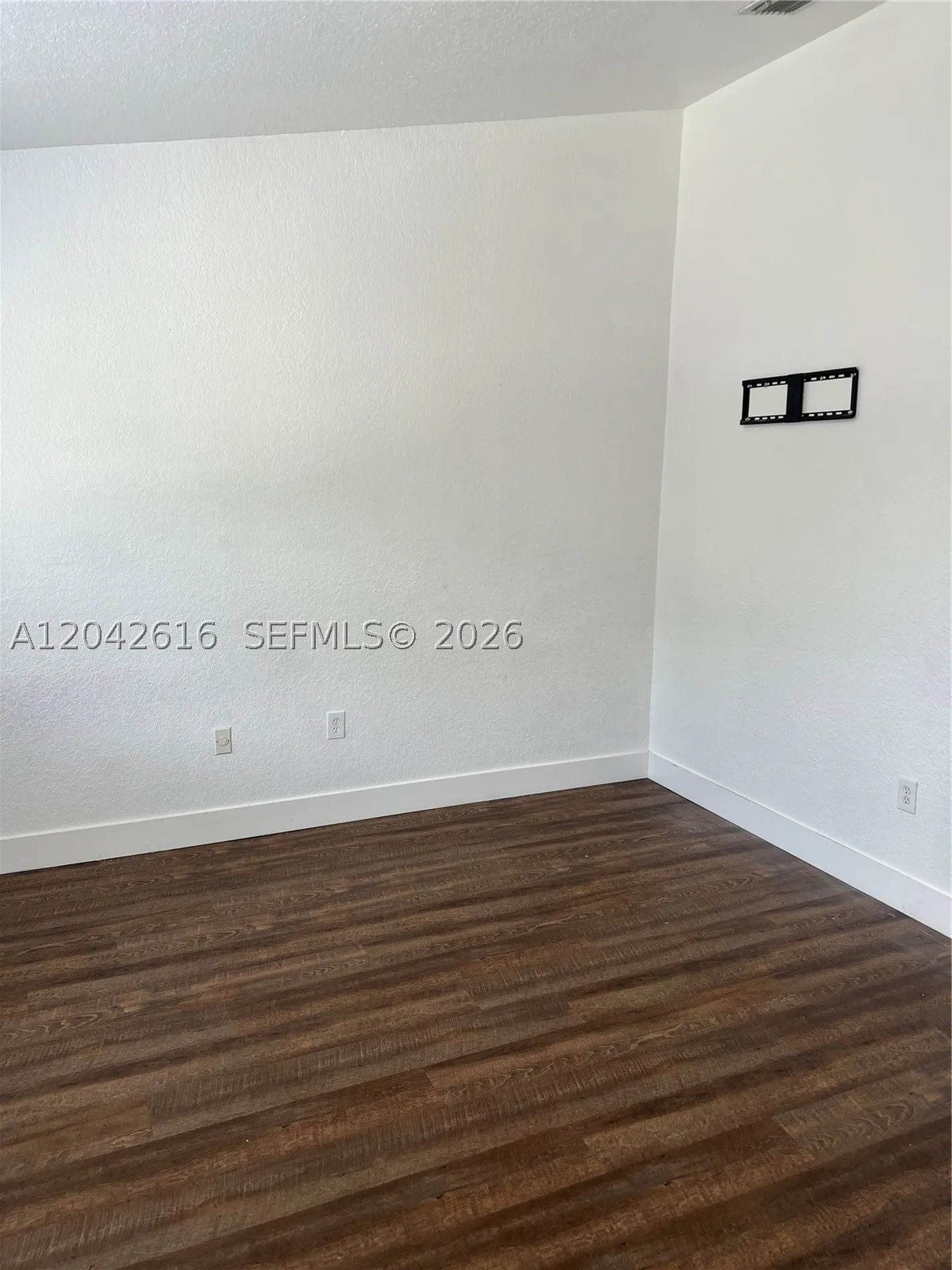 183 Hidden Ct Road Hollywood FL 33023