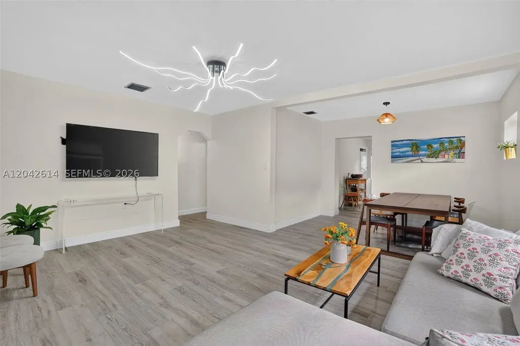 2446 Mckinley Street Hollywood FL 33020