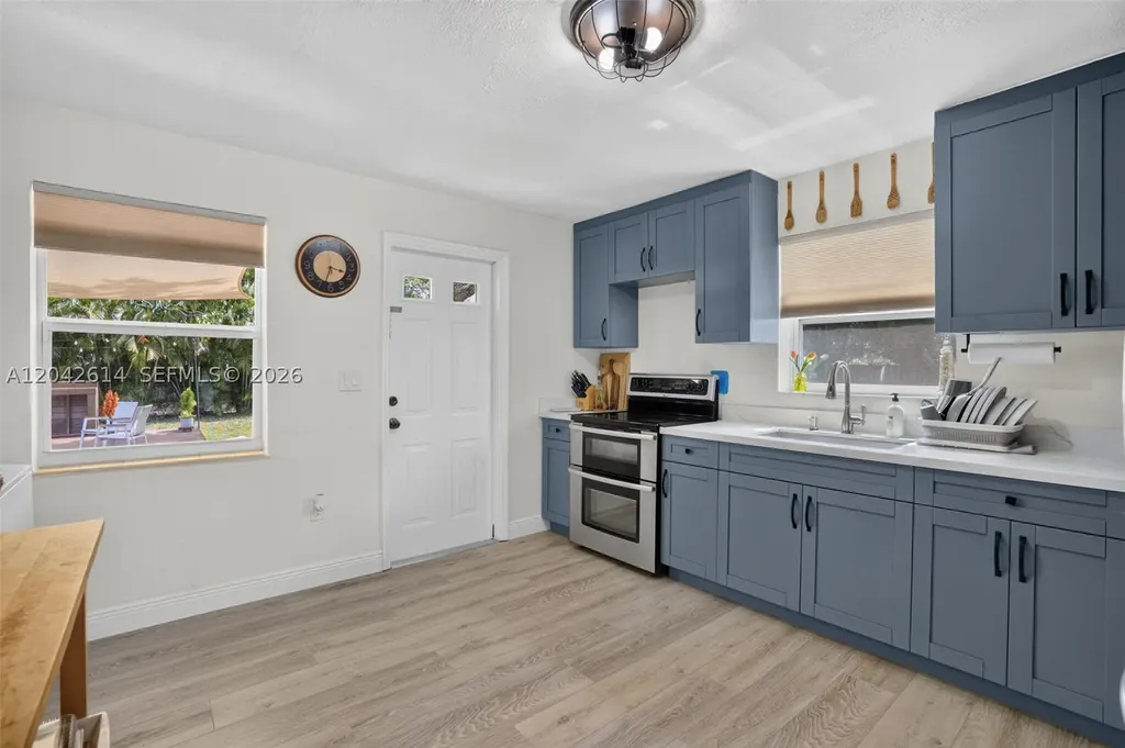 2446 Mckinley Street Hollywood FL 33020
