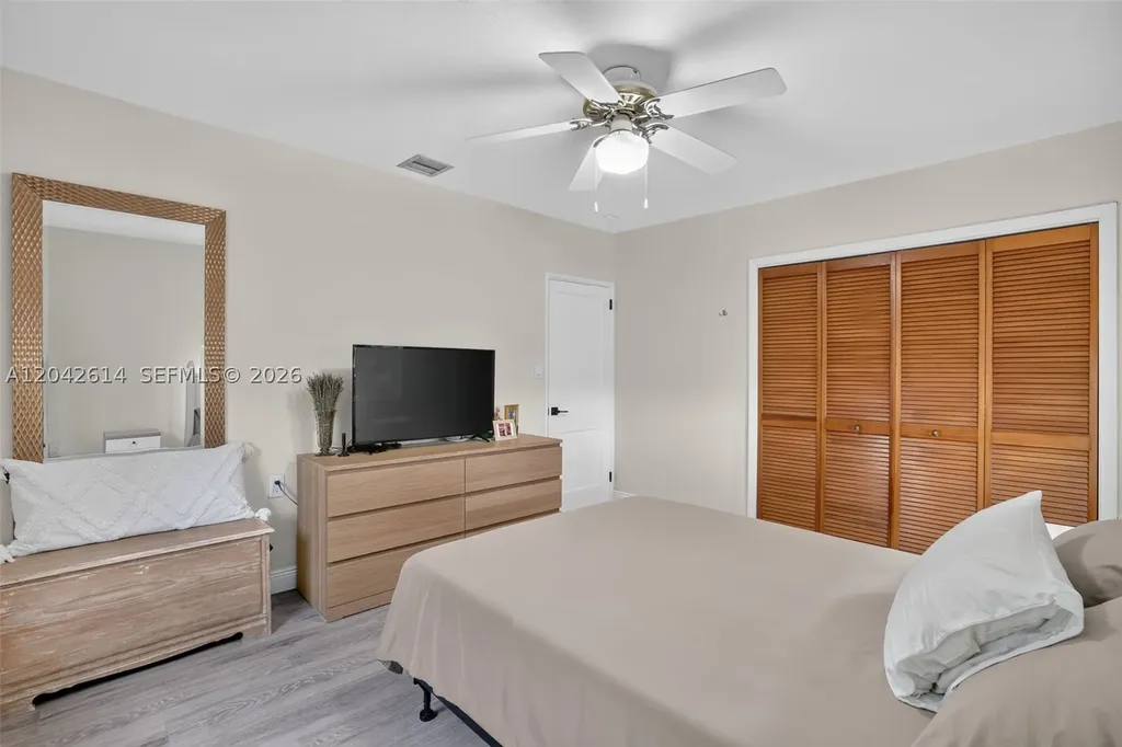 2446 Mckinley Street Hollywood FL 33020