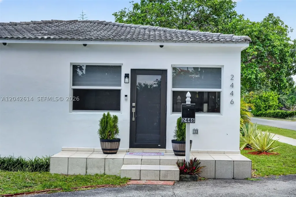 2446 Mckinley Street Hollywood FL 33020
