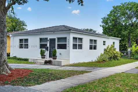 2446 Mckinley Street Hollywood FL 33020