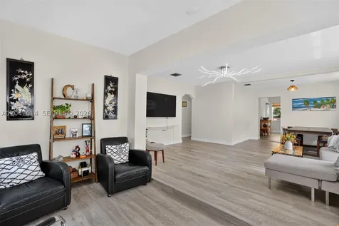 2446 Mckinley Street Hollywood FL 33020