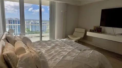 7000 Island Boulevard Aventura FL 33160