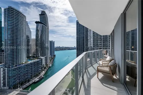 77 SE 5th Street Miami FL 33131