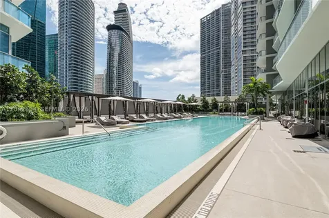 77 SE 5th Street Miami FL 33131