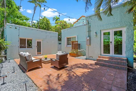 1209 La Mancha Avenue Coral Gables FL 33134