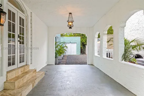 1209 La Mancha Avenue Coral Gables FL 33134