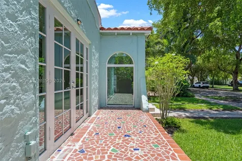 1209 La Mancha Avenue Coral Gables FL 33134