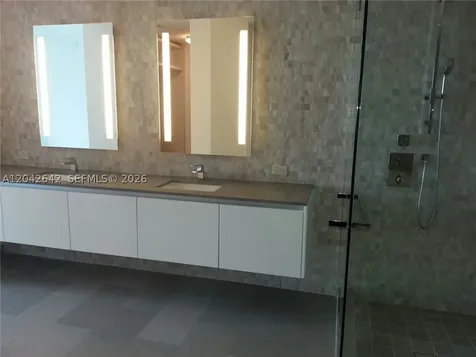 68 SE 6 Street Miami FL 33131