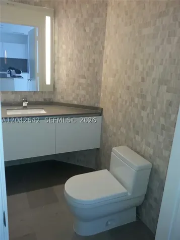 68 SE 6 Street Miami FL 33131