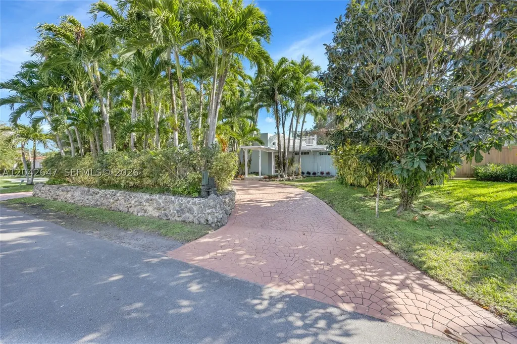 5742 SW 51st Terrace Miami FL 33155
