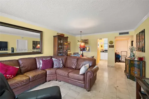2851 Leonard Drive Aventura FL 33160